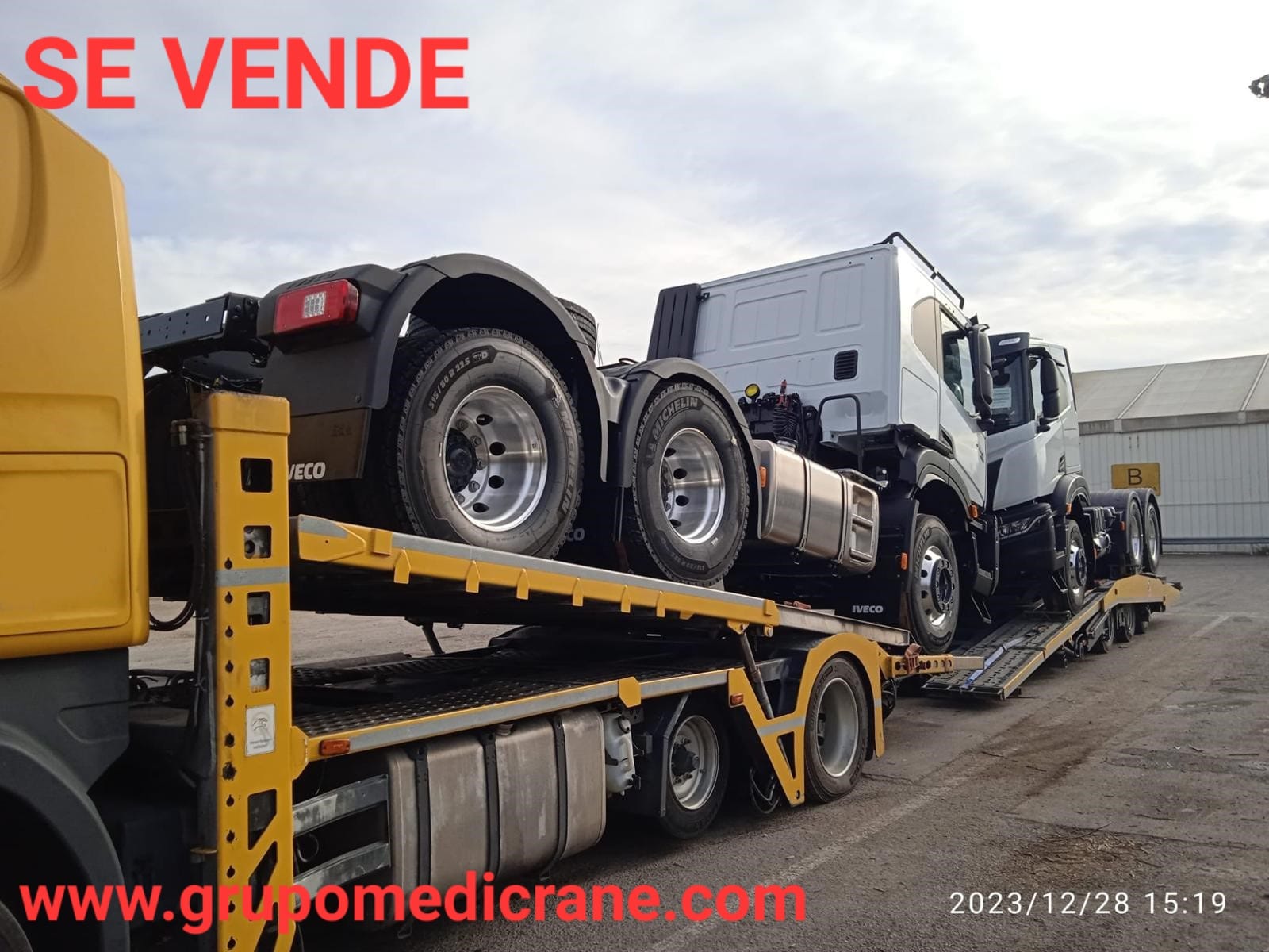 0401 PORTA-CAMIONES SCANIA MODELO R440 + REMOLQUE PANISSARS
